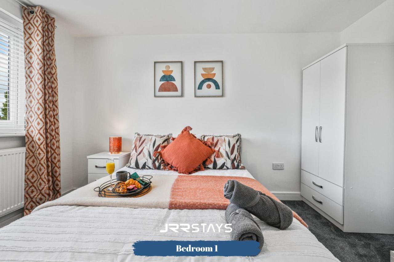 Wolverhampton - Amazing 3 Bedroom, Sleeps 6, Wi-Fi - Jrr Stays Exterior foto